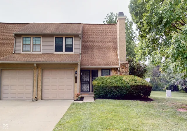 Photo 2 of Condo for sale at 4422 Abby Crk Ln, Indianapolis, IN 46205 | MLS# 22107560 | Listing updated on 2026-08-20