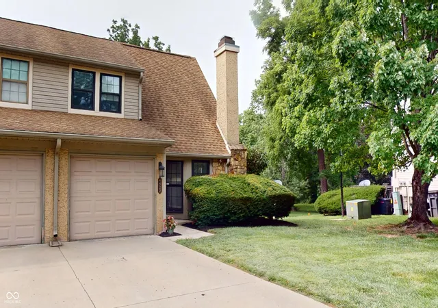 Photo 3 of Condo for sale at 4422 Abby Crk Ln, Indianapolis, IN 46205 | MLS# 22107560 | Listing updated on 2026-09-25