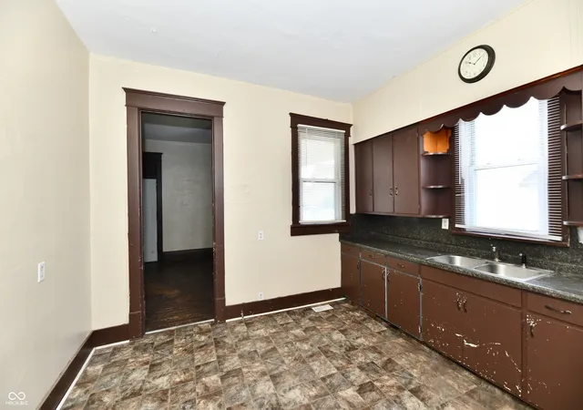 5th image of 208 E Sherman St, Windfall, IN 46076 | MLS# 22107607