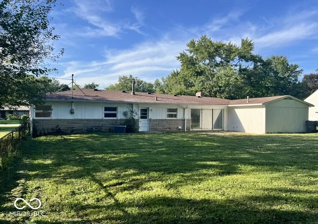 Photo 3 of Sale Pending at 2319 E Loretta Dr, Indianapolis, IN 46227 | MLS# 22107619 | Listing updated on 2026-09-23