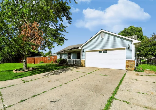 2nd image of 7639 Southern Lakes, Indianapolis, IN 46237 | MLS# 22107635