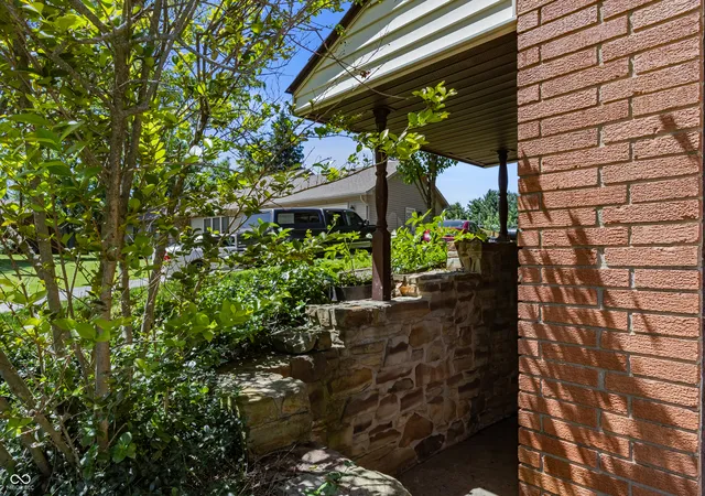 61st image of 852 Knollwood Dr, Columbus, IN 47203 | MLS# 22107649