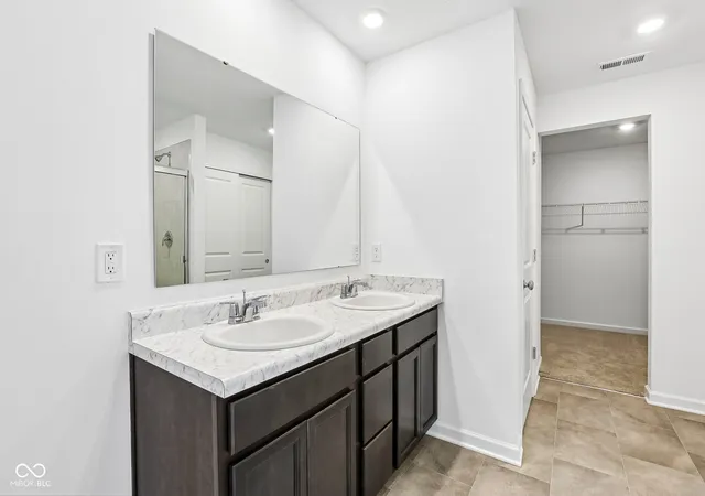 Photo 3 of Single family home for sale at 1854 Twelve Oaks Dr, Shelbyville, IN 46176 | MLS# 22107708 | Listing updated on 2026-09-29