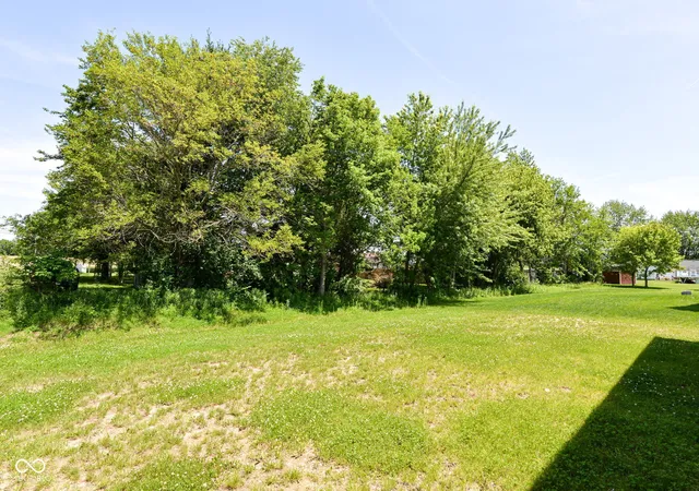 Homes for sale in Greenfield, IN | 1392 Cascades Dr, Greenfield, IN 46140 | MLS# 22107710