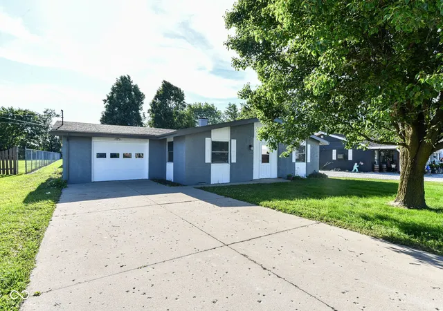 1st image of 3109 Poplar St, Anderson, IN 46012 | MLS# 22107718
