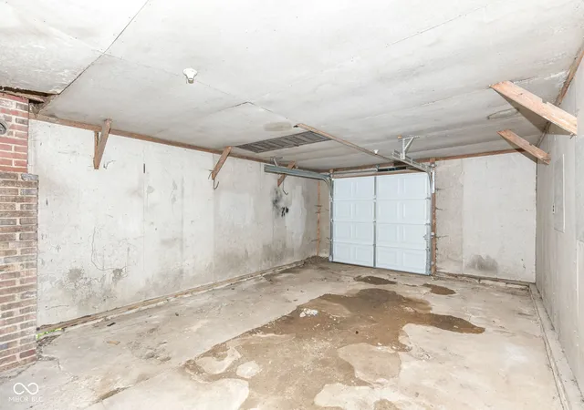 Homes for sale in Alexandria, IN | 402 W Monroe St, Alexandria, IN 46001 | MLS# 22107726