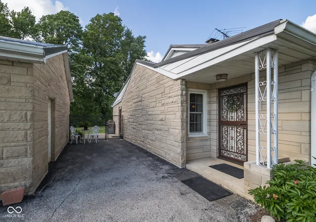 Photo 3 of Single family home for sale at 3326 W Us Hwy 36, Danville, IN 46122 | MLS# 22107742 | Listing updated on 2026-09-12