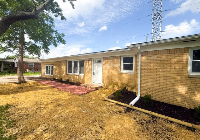 Photo 1 of Sale Pending at 3547 Horner Dr, Indianapolis, IN 46239 | MLS# 22107743 | Listing updated on 2026-09-04