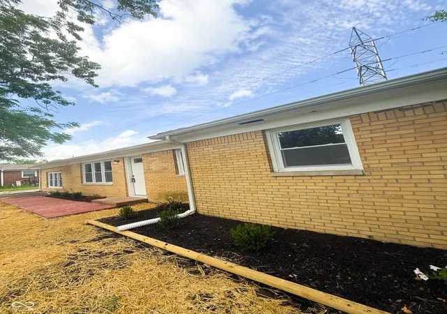 Photo 3 of Sale Pending at 3547 Horner Dr, Indianapolis, IN 46239 | MLS# 22107743 | Listing updated on 2026-09-04