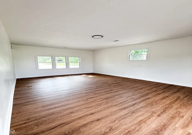 Photo 4 of Sale Pending at 3547 Horner Dr, Indianapolis, IN 46239 | MLS# 22107743 | Listing updated on 2026-09-04