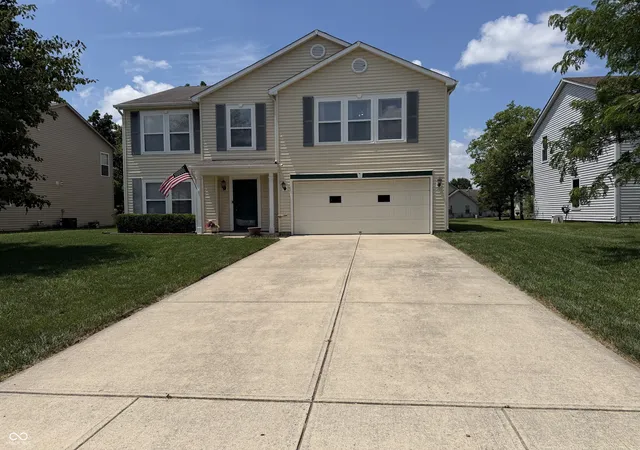 2nd image of 632 Runnymede Ct, Greenfield, IN 46140 | MLS# 22107757