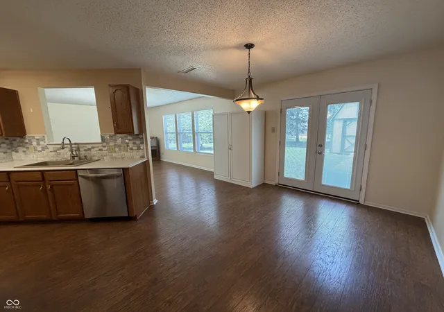 4th image of 632 Runnymede Ct, Greenfield, IN 46140 | MLS# 22107757