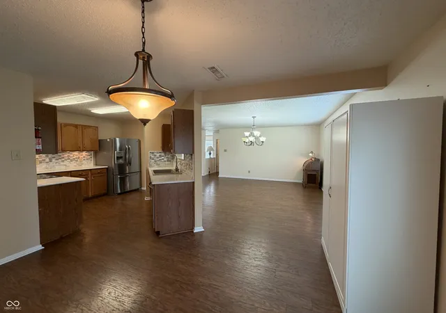 5th image of 632 Runnymede Ct, Greenfield, IN 46140 | MLS# 22107757