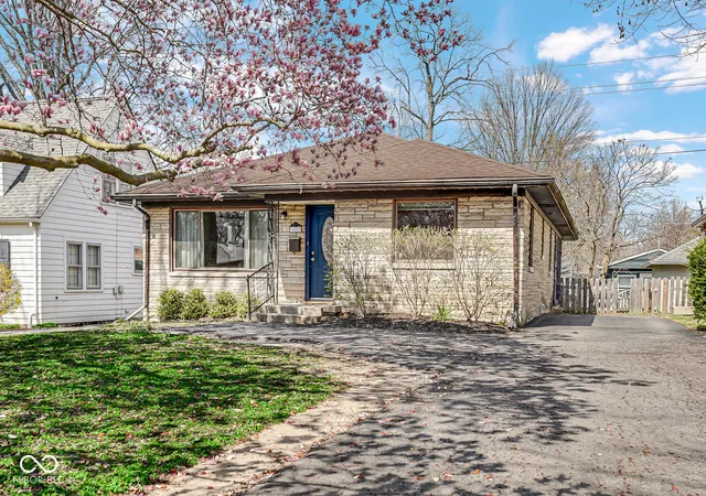 Photo 2 of Single family home for sale at 1420 Kessler Blvd E Dr, Indianapolis, IN 46220 | MLS# 22107764 | Listing updated on 2026-10-07