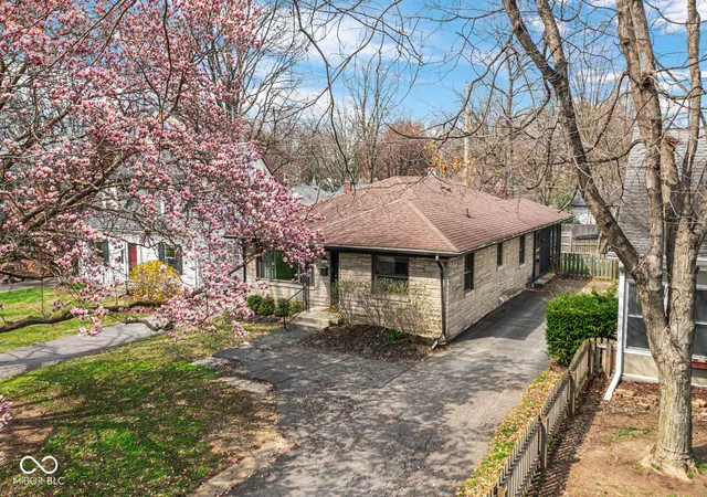 Photo 3 of Single family home for sale at 1420 Kessler Blvd E Dr, Indianapolis, IN 46220 | MLS# 22107764 | Listing updated on 2026-10-07