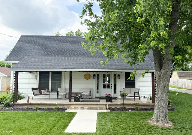 Homes for sale in Clayton, IN | 426 W Michigan St, Clayton, IN 46118 | MLS# 22107767