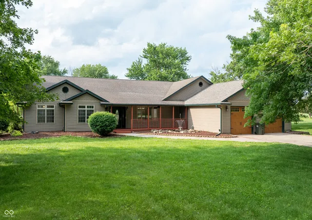 Homes for sale in Fountaintown, IN | 1602 W Furry Rd, Fountaintown, IN 46130 | MLS# 22107770