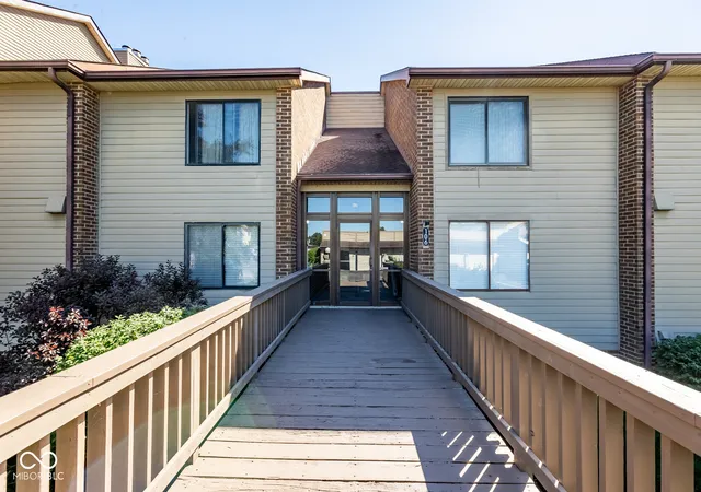 1st image of 106 Knoll Ct #B, Noblesville, IN 46062 | MLS# 22107795