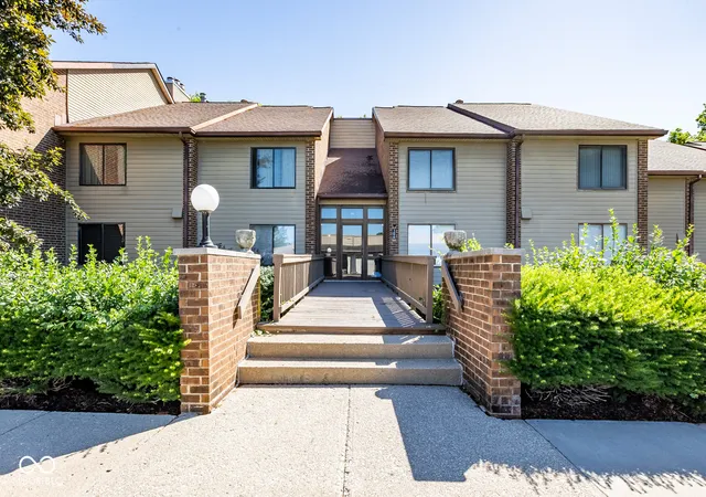 2nd image of 106 Knoll Ct #B, Noblesville, IN 46062 | MLS# 22107795