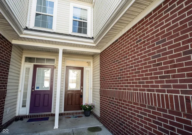 Photo 2 of Condo for sale at 10903 Perry Pear Dr, Zionsville, IN 46077 | MLS# 22107828 | Listing updated on 2026-09-16