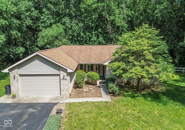 3rd image of 7044 N Private Rd 130 W, Brazil, IN 47834 | MLS# 22107833