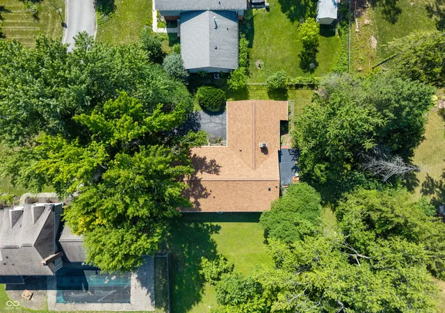 Photo 3 of Sale Pending at 3138 Albright Ct, Indianapolis, IN 46268 | MLS# 22107837 | Listing updated on 2026-08-27