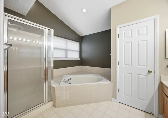 Photo 1 of Single family home for sale at 8250 Carloway Rd, Indianapolis, IN 46236 | MLS# 22107858 | Listing updated on 2026-10-16