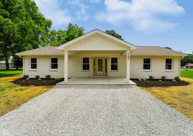 Homes for sale in Fairland, IN | 109 W Johnson St, Fairland, IN 46126 | MLS# 22107879