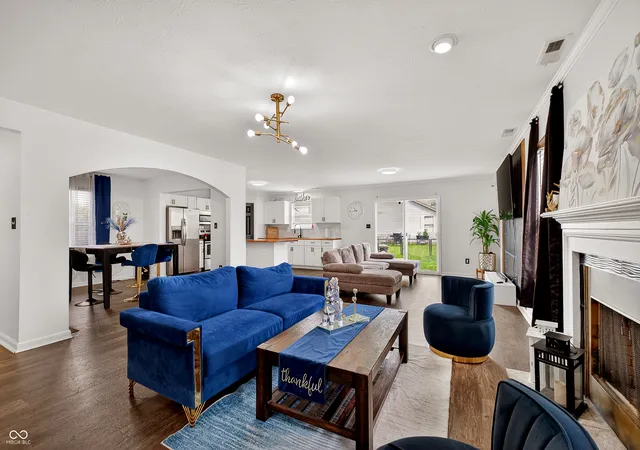2nd image of 8120 Wildwood Farms Dr, Indianapolis, IN 46239 | MLS# 22107888