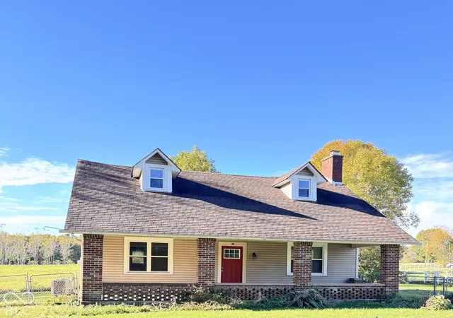 Single family home for sale at 8607 Old State Road 350, Aurora, IN 47001 | MLS# 22107896