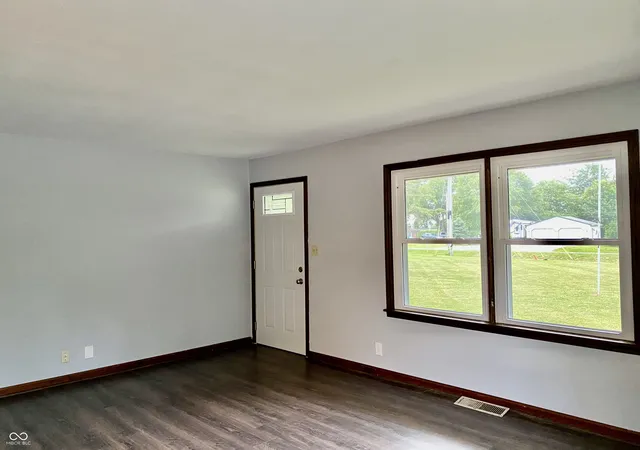 Photo 4 of Single family home for sale at 78 W US Hwy 136, Lizton, IN 46149 | MLS# 22107955 | Listing updated on 2026-09-18