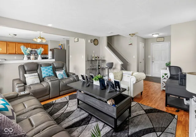 Photo 4 of Single family home for sale at 4407 Bellchime Dr, Indianapolis, IN 46235 | MLS# 22107966 | Listing updated on 2026-08-04