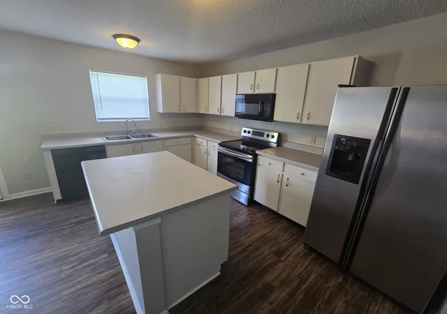 5th image of 916 Belvedere Dr, Shelbyville, IN 46176 | MLS# 22107986