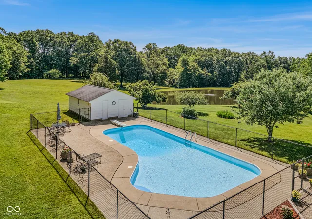 5th image of 7221 S Sprague Rd, Columbus, IN 47201 | MLS# 22108011