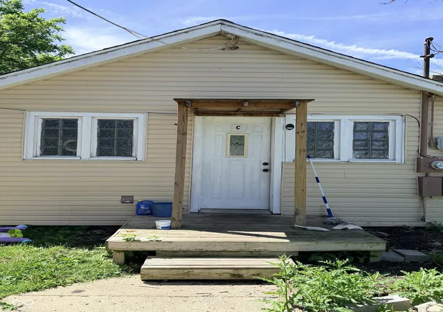 1st image of 2234 W Memorial Dr, Muncie, IN 47302 | MLS# 22108028