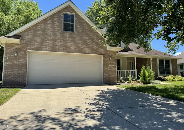 Photo 4 of Sale Pending at 2055 Pinewood Dr, Columbus, IN 47203 | MLS# 22108060 | Listing updated on 2026-09-02