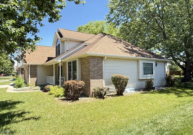 Photo 3 of Sale Pending at 2055 Pinewood Dr, Columbus, IN 47203 | MLS# 22108060 | Listing updated on 2026-09-02