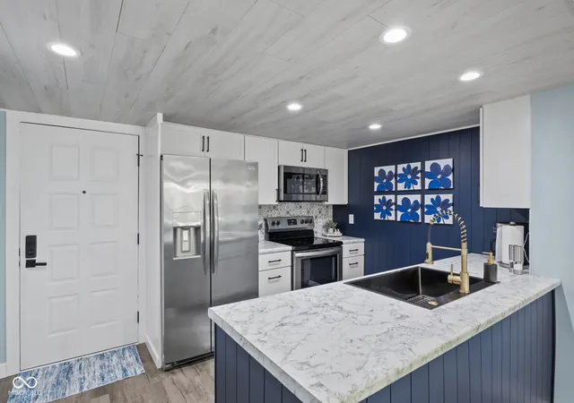 Photo 3 of Sale Pending at 9361 S Lake Ridge Dr #188, Bloomington, IN 47401 | MLS# 22108067 | Listing updated on 2026-09-17