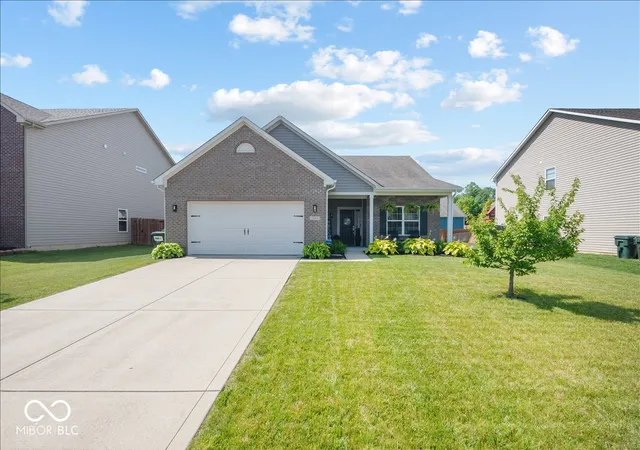Homes for sale in Fortville, IN | 1066 W Limestone Wy, Fortville, IN 46040 | MLS# 22108069