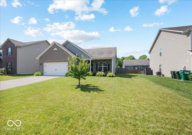 Homes for sale in Fortville, IN | 1066 W Limestone Wy, Fortville, IN 46040 | MLS# 22108069