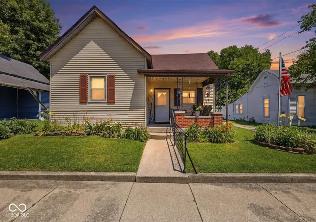 Homes for sale in Shelbyville, IN | 326 W Taylor St, Shelbyville, IN 46176 | MLS# 22108075