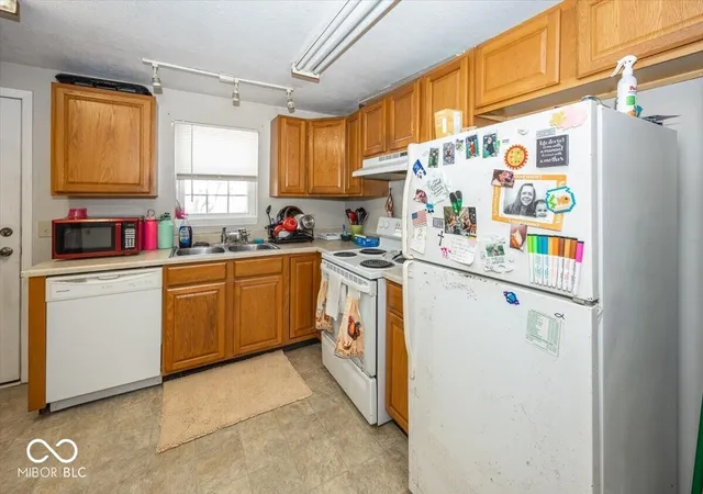 5th image of 771 775 Kara Ct, Greenfield, IN 46140 | MLS# 22108096