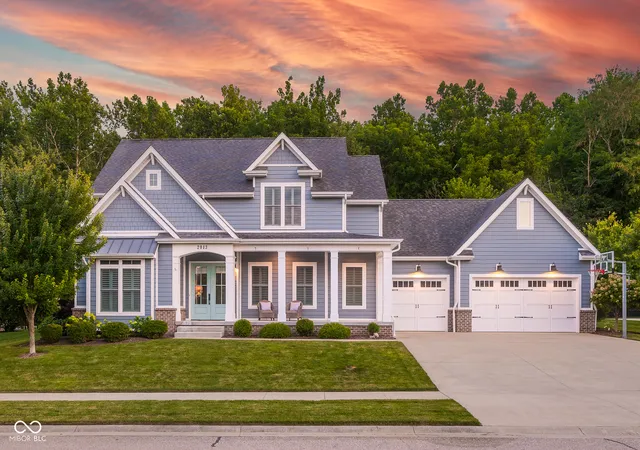 1st image of 2013 Deer Creek Cir, Columbus, IN 47201 | MLS# 22108098