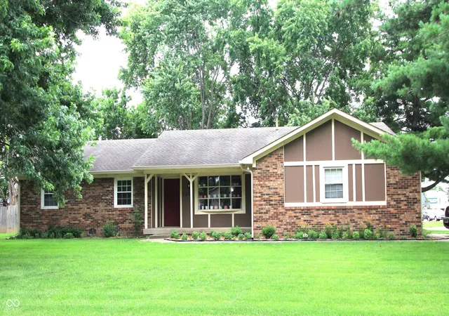 1st image of 1055 Meridian Meadows Ct, Greenwood, IN 46142 | MLS# 22108108