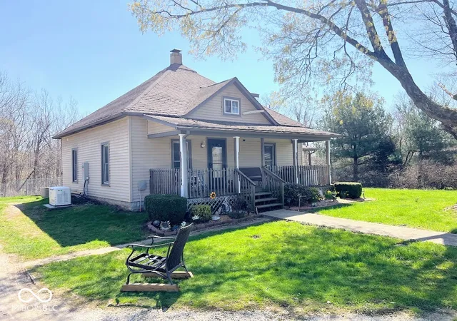 Photo 3 of Sale Pending at 3559 N Us Hwy 41, Bloomingdale, IN 47832 | MLS# 22108114 | Listing updated on 2026-10-13
