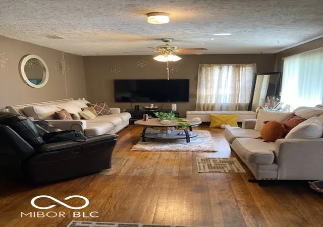 Photo 3 of Single family home for sale at 6461 Michigan Rd, Indianapolis, IN 46268 | MLS# 22108125 | Listing updated on 2026-07-16