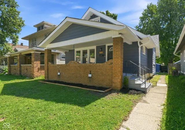 2nd image of 609 N Emerson Ave, Indianapolis, IN 46219 | MLS# 22108157