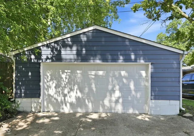 31st image of 609 N Emerson Ave, Indianapolis, IN 46219 | MLS# 22108157
