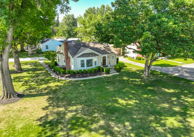 Photo 4 of Sale Pending at 651 E 86th Street, Indianapolis, IN 46240 | MLS# 22108170 | Listing updated on 2026-08-24