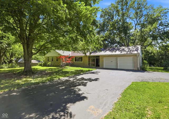 Homes for sale in Indianapolis, IN | 3504 Pinecrest Rd, Indianapolis, IN 46234 | MLS# 22108171